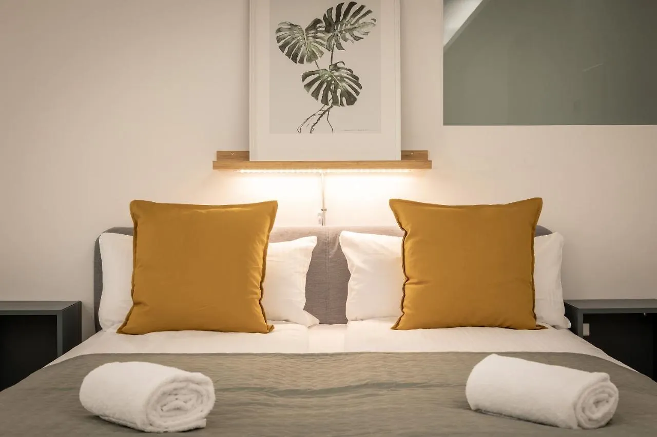 Spacious Apartment In Hemholtzkiez Prenzlauer Berg For 8 People Hiddenseer Berlín