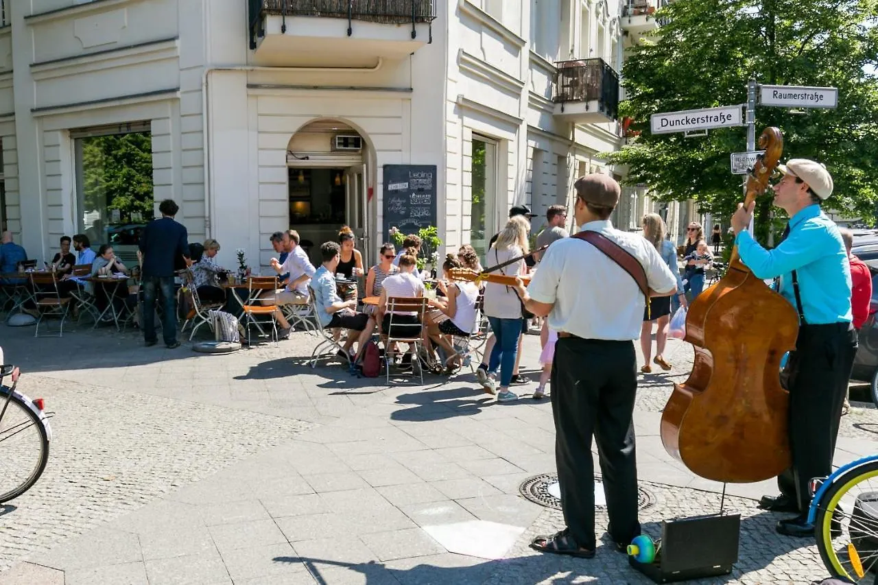 Spacious Apartment In Hemholtzkiez Prenzlauer Berg For 8 People Hiddenseer Berlín